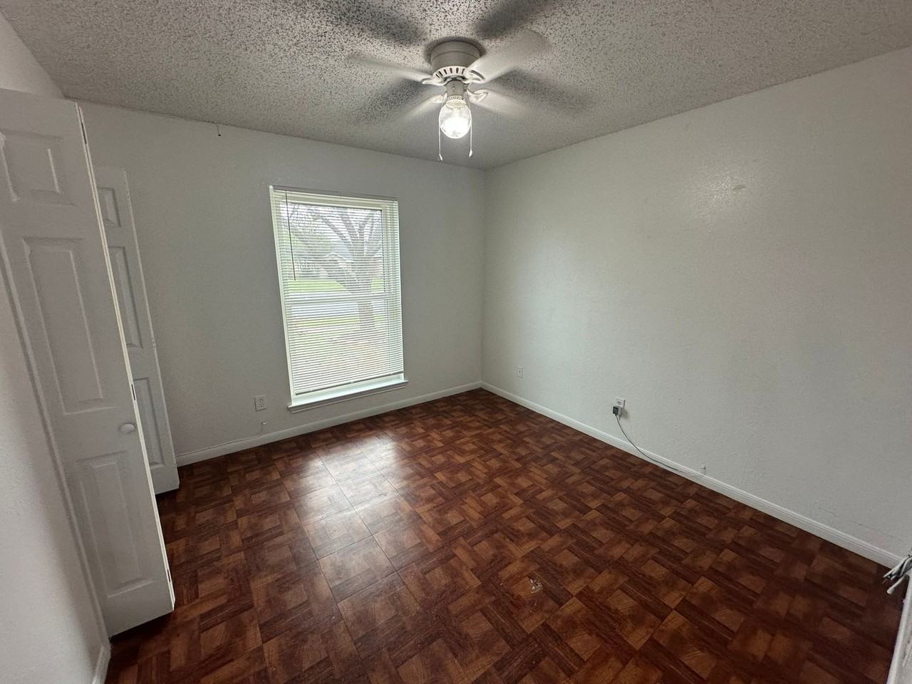 2504 Lake Rd - Photo 3 of 17