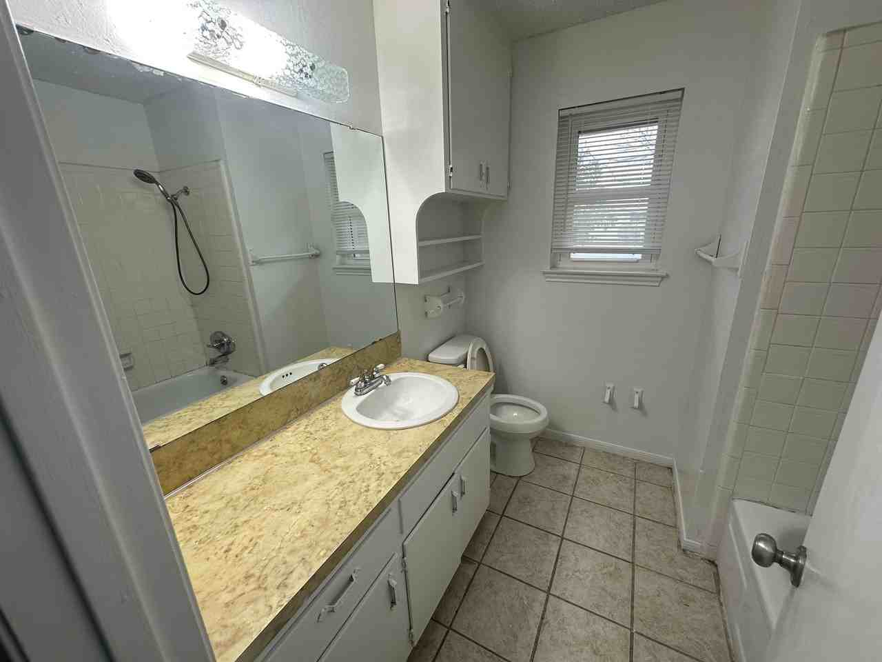 2504 Lake Rd - Photo 6 of 17