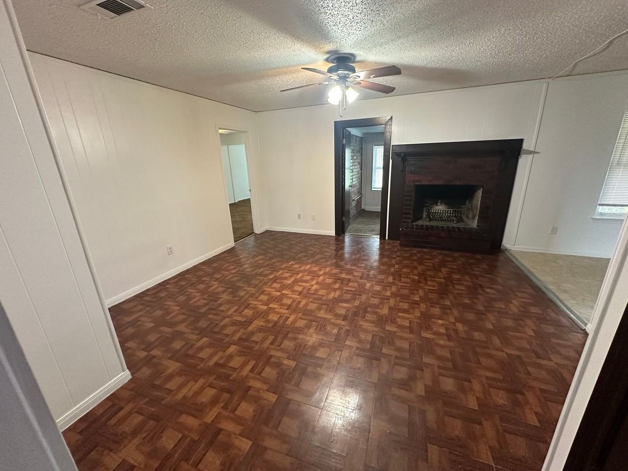2504 Lake Rd - Photo 3 of 18