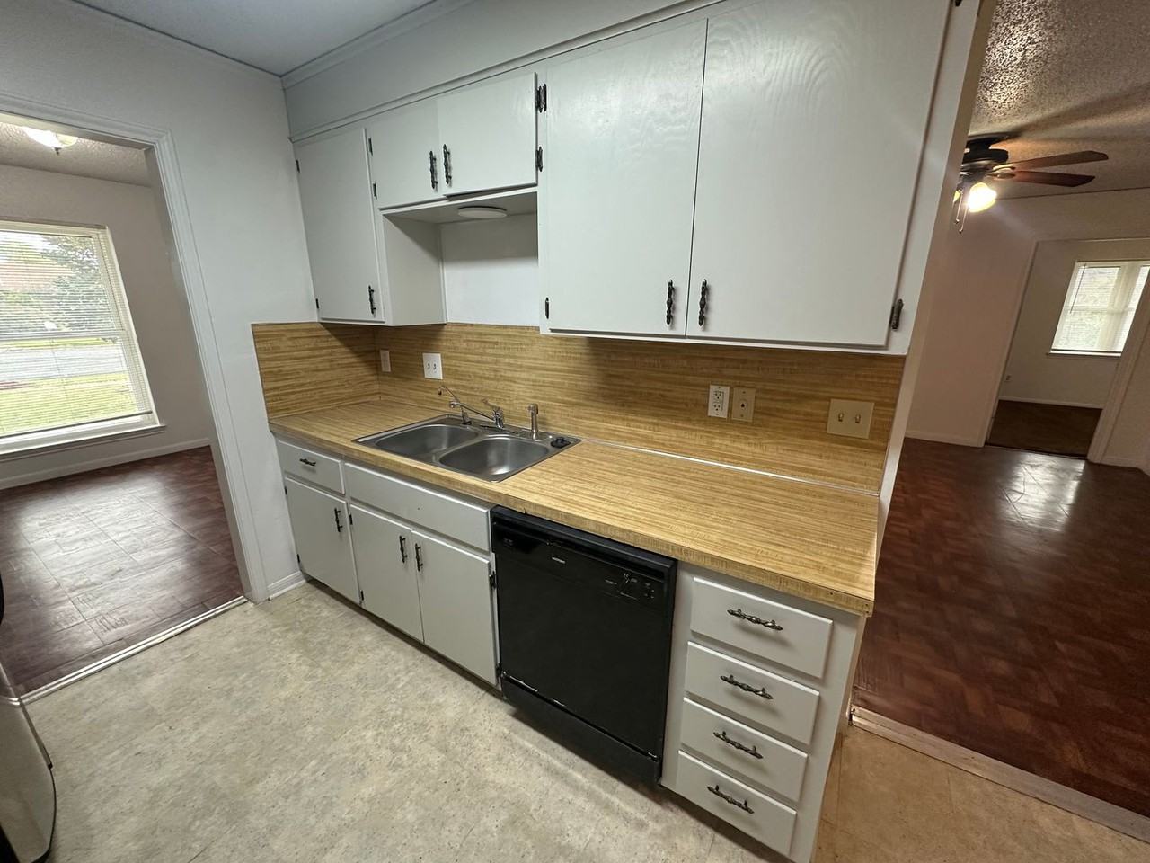 2504 Lake Rd - Photo 5 of 18