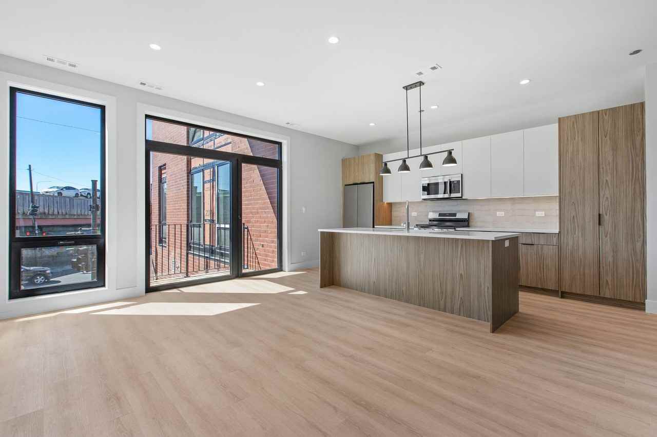 3953 W Dakin St - Photo 2 of 25