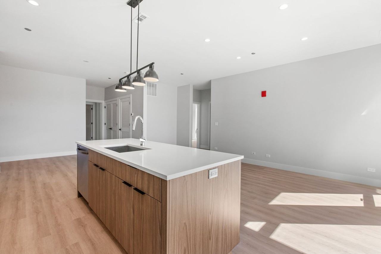 3953 W Dakin St - Photo 7 of 25