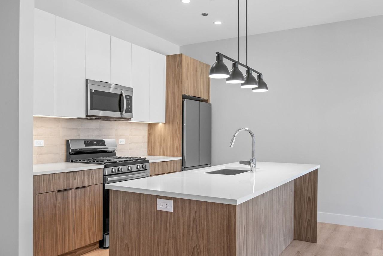 3953 W Dakin St - Photo 3 of 15