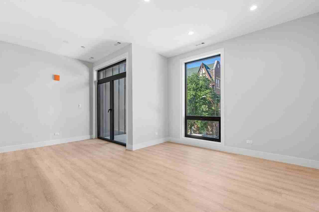 3953 W Dakin St - Photo 6 of 15
