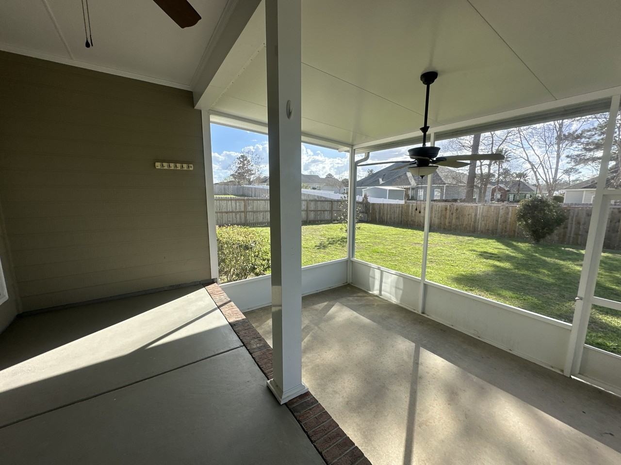 3650 Victoria Dr #1 - Photo 3 of 32