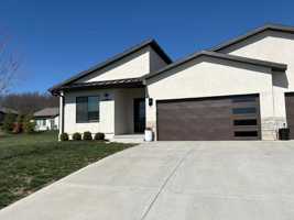 featured image of 104 Oakwood Ct