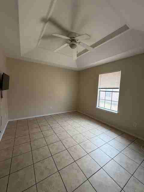 2913 N 31st St #2 - Photo 5 of 8