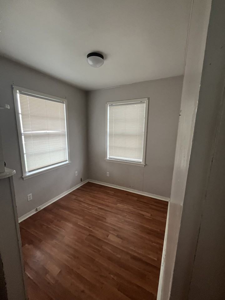 281 N Houston Ave #1 - Photo 4 of 8