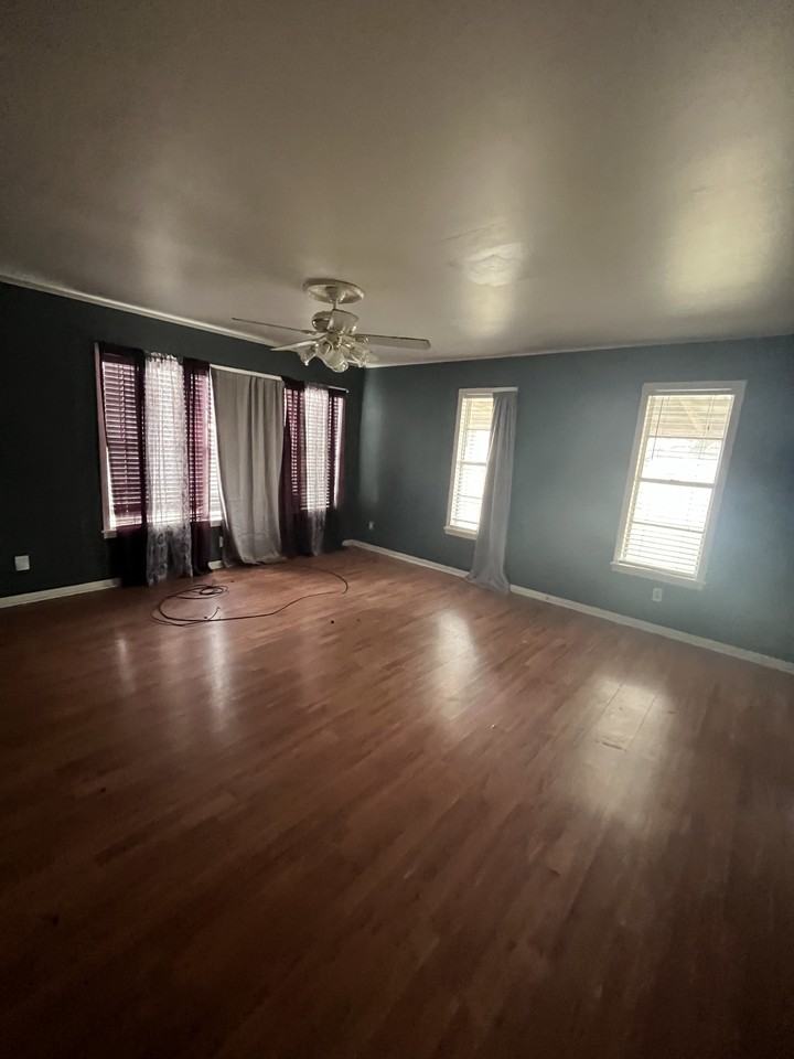 281 N Houston Ave #1 - Photo 6 of 8