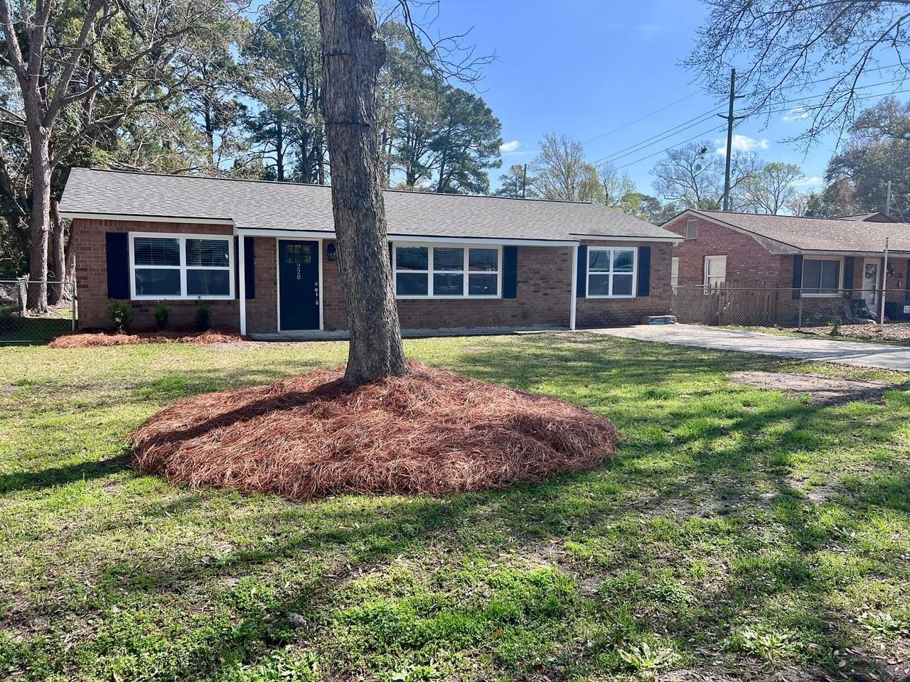 220 Phillips Ave - Photo 2 of 28