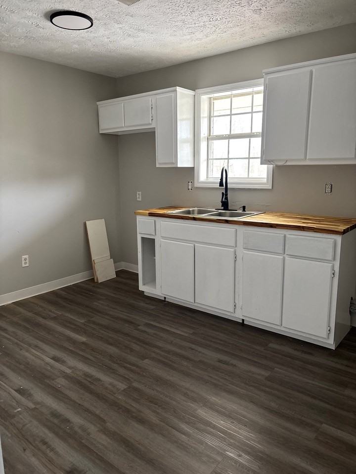 1286 Fairground Rd #1 - Photo 4 of 7