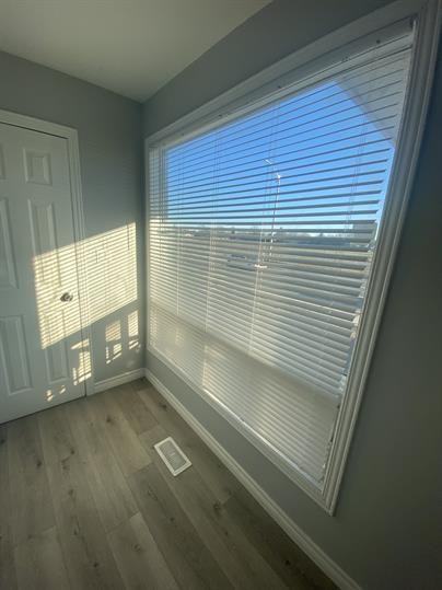 260 Lansdowne St W - Photo 3 of 15