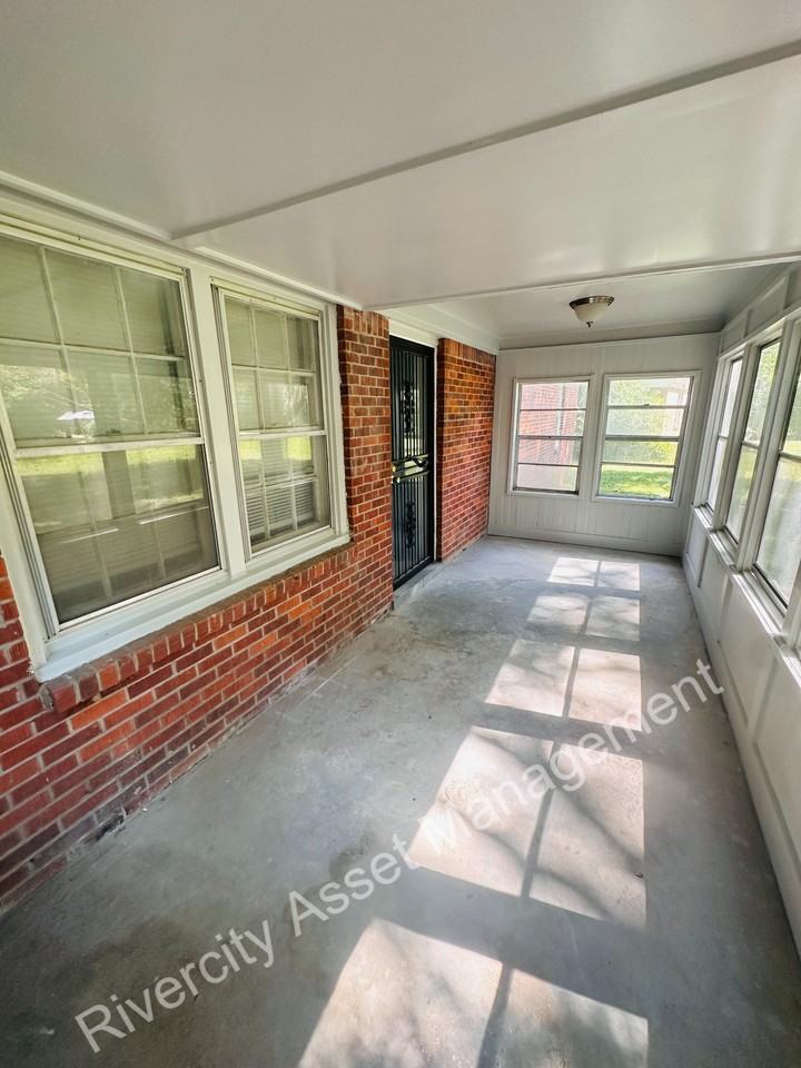 3636 E Mallory Ave #1 - Photo 5 of 14