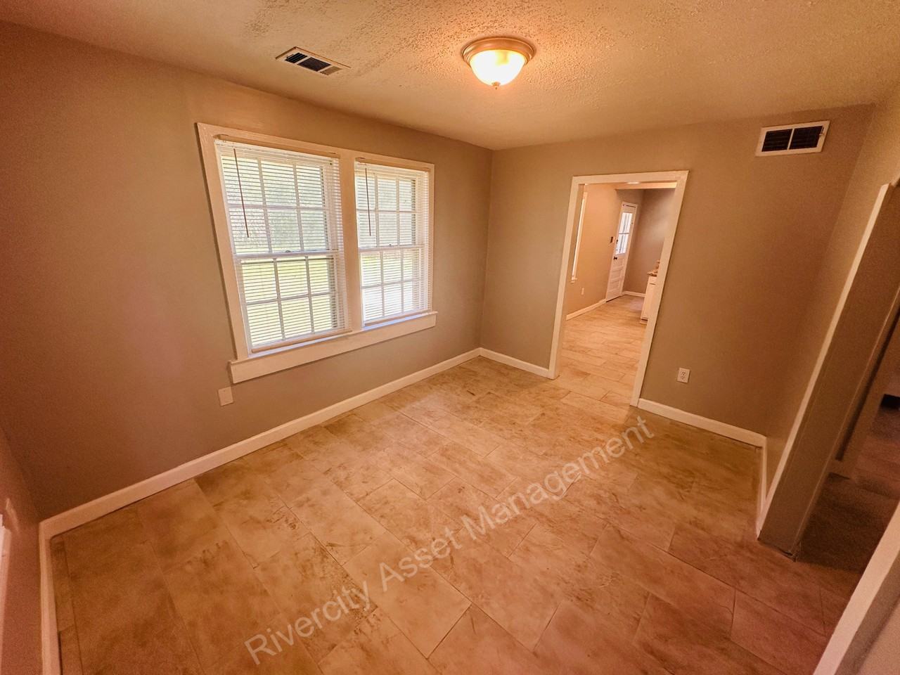 3636 E Mallory Ave #1 - Photo 7 of 14