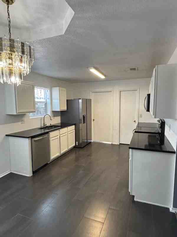 3501 Driftwood Dr #1 - Photo 5 of 8