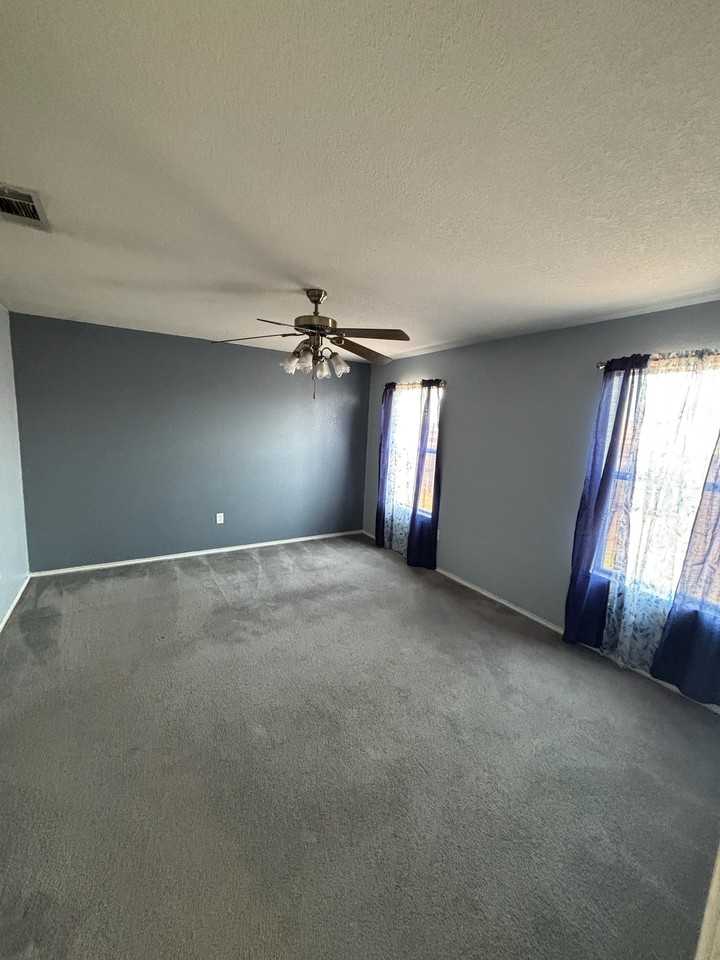 3501 Driftwood Dr #1 - Photo 6 of 8