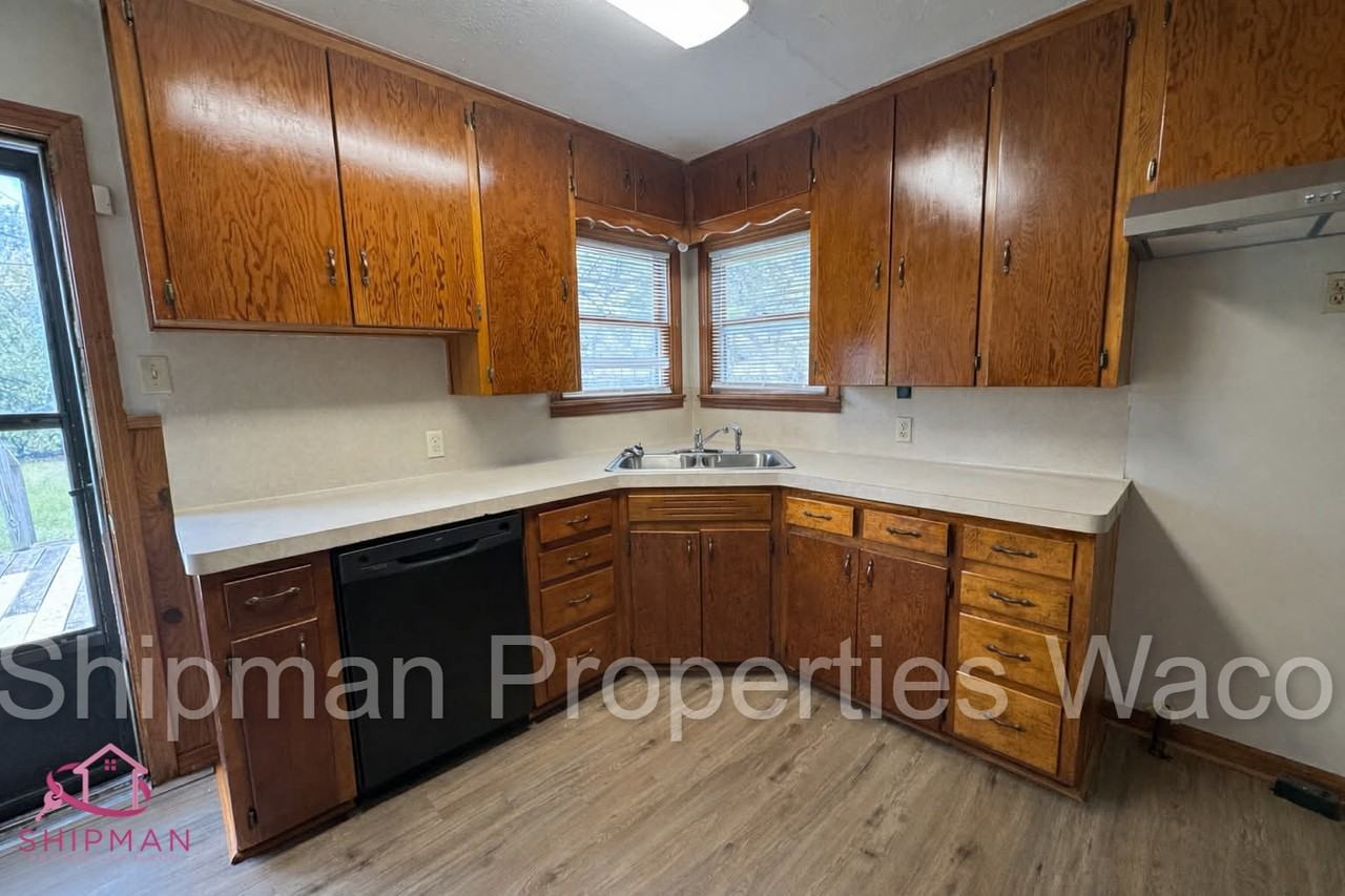 1106 N 60th St #1 - Photo 5 of 15