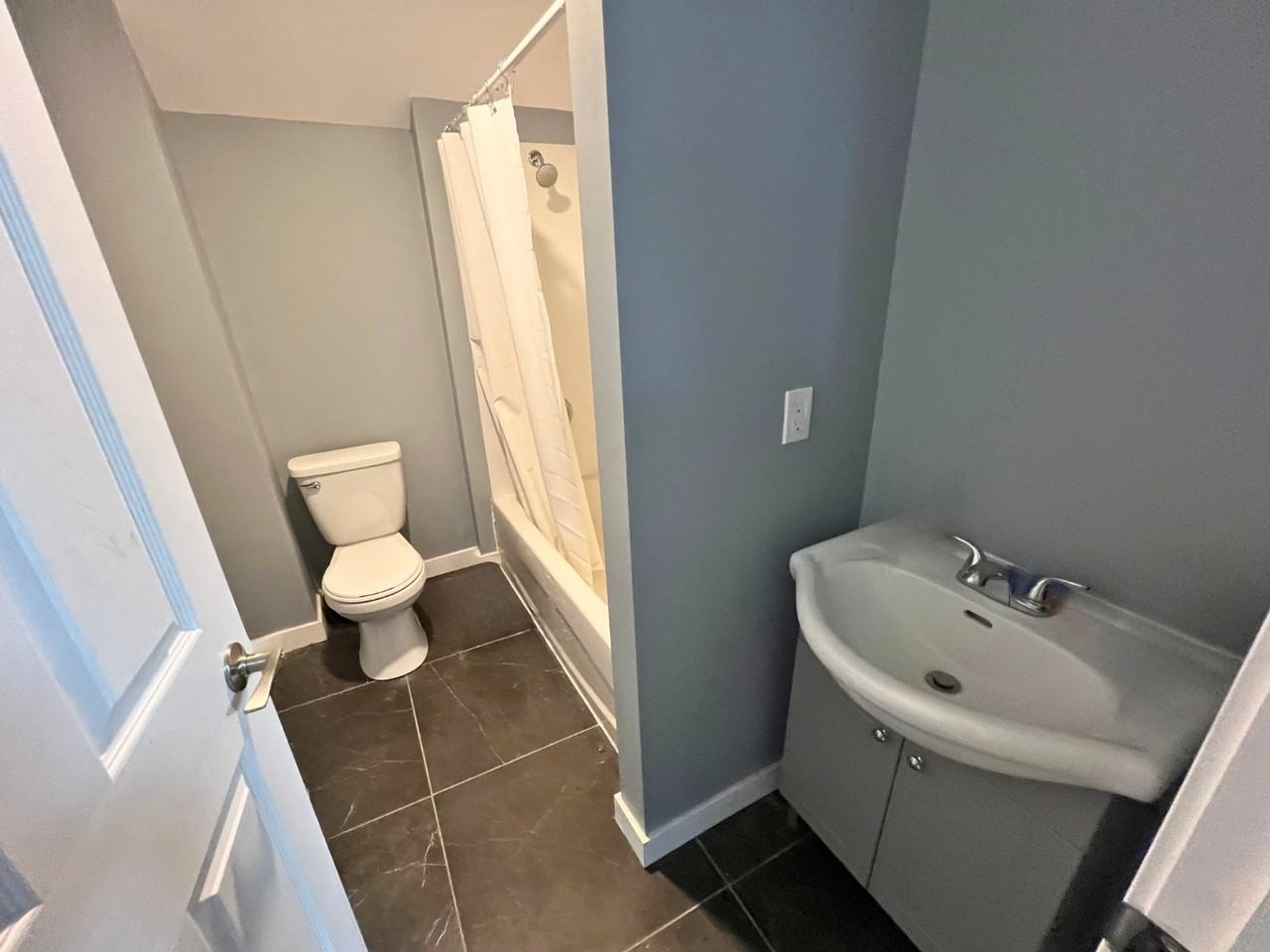 129 Colborne St Uppr - Photo 5 of 8