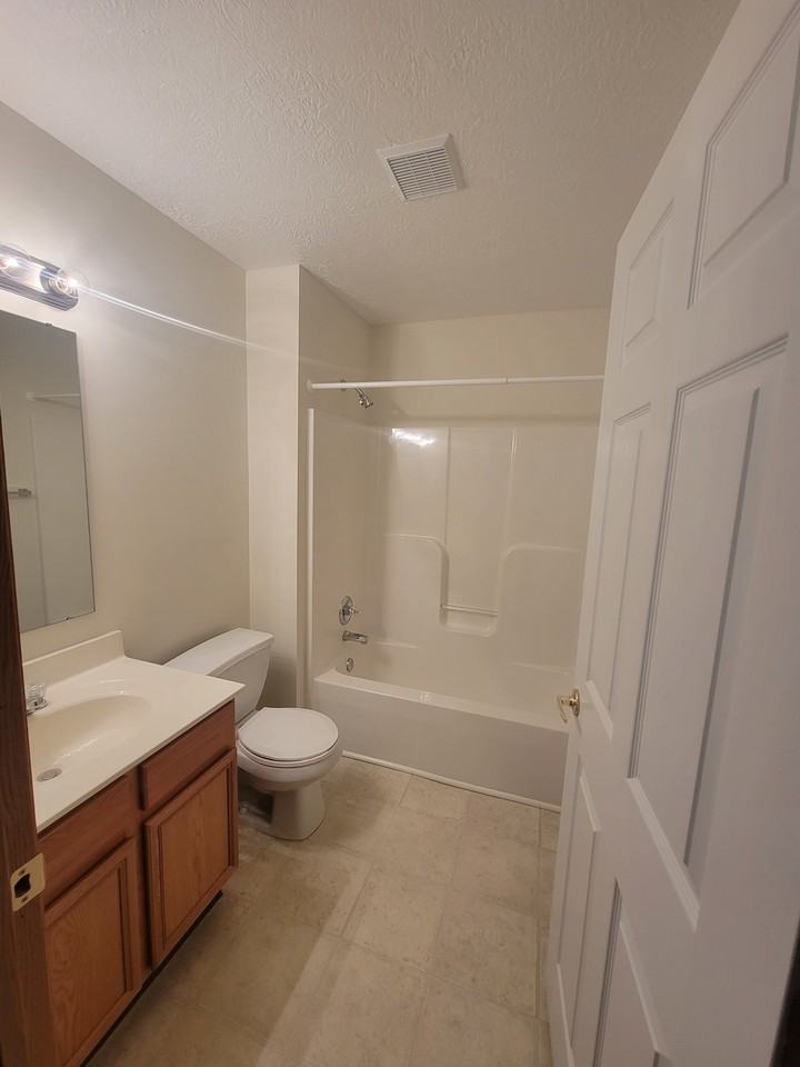 323 Gail Ave Ne #323 - Photo 6 of 13