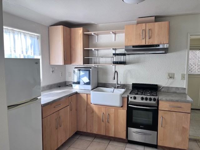 915 40th Ave #1 - Photo 4 of 10