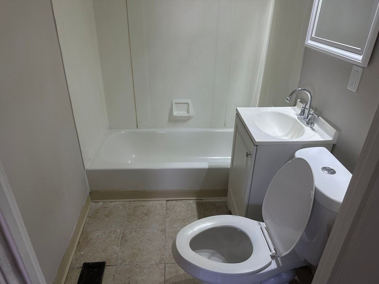 6553 Newman Ave - Photo 7 of 30