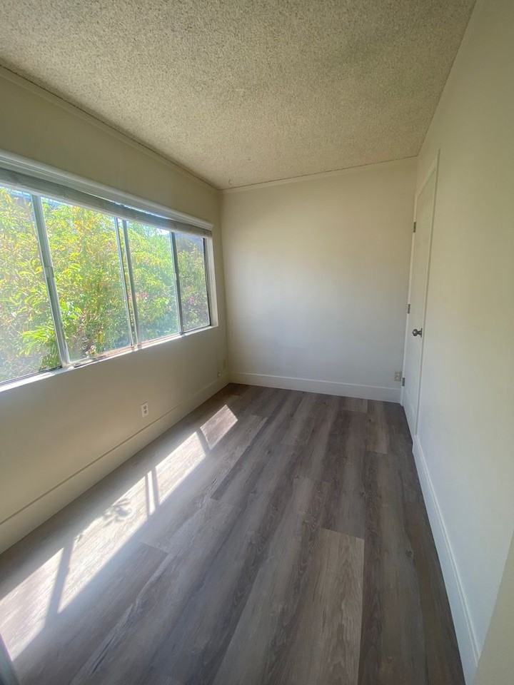 400 Ferrini Road - Photo 3 of 28