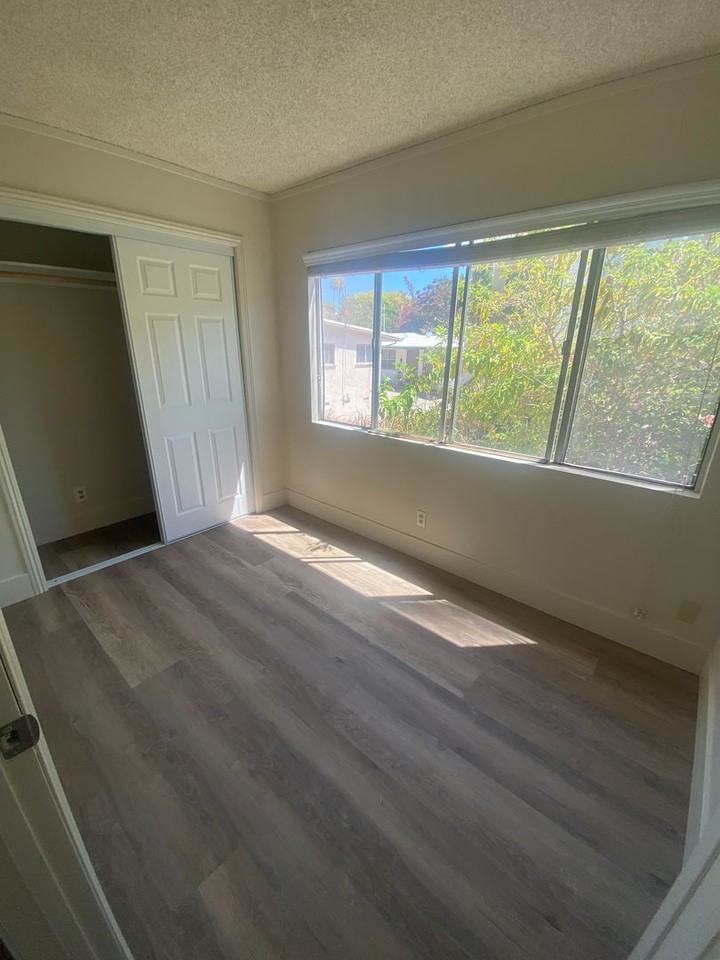 400 Ferrini Road - Photo 5 of 28