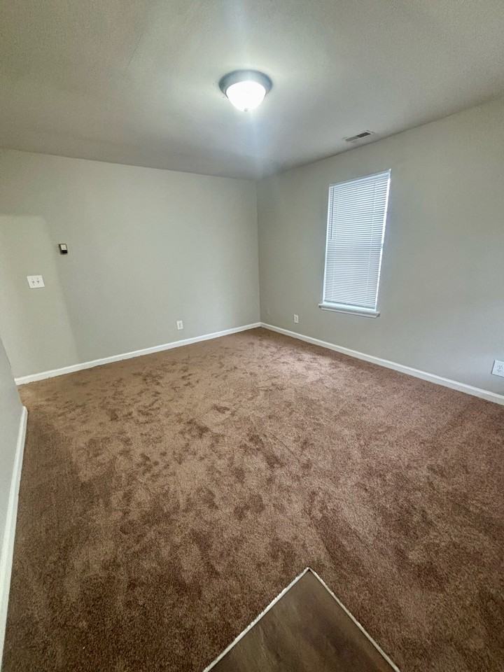 910 W Whitney Ave #1 - Photo 2 of 11