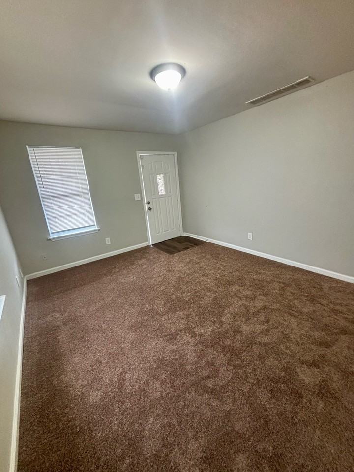 910 W Whitney Ave #1 - Photo 3 of 11