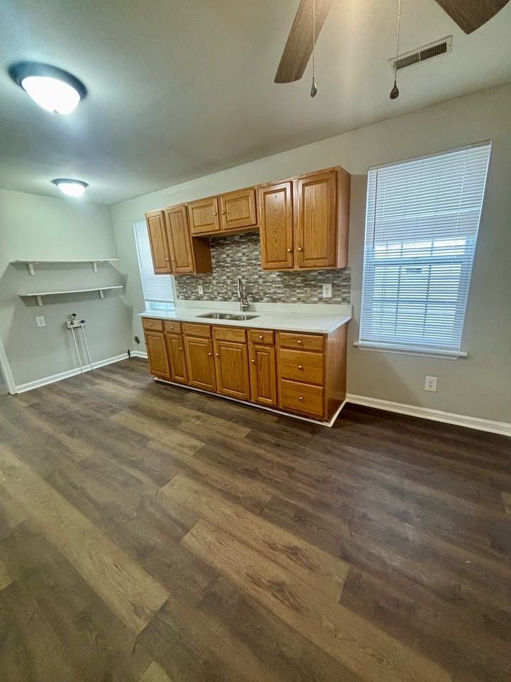 910 W Whitney Ave #1 - Photo 4 of 11