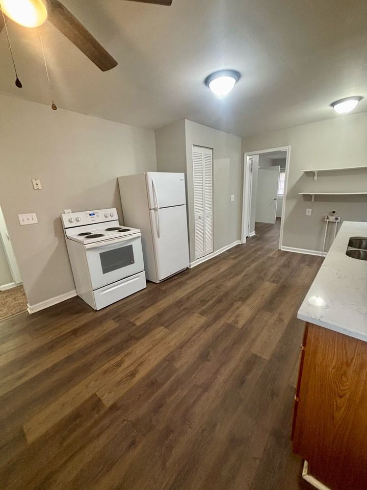 910 W Whitney Ave #1 - Photo 5 of 11