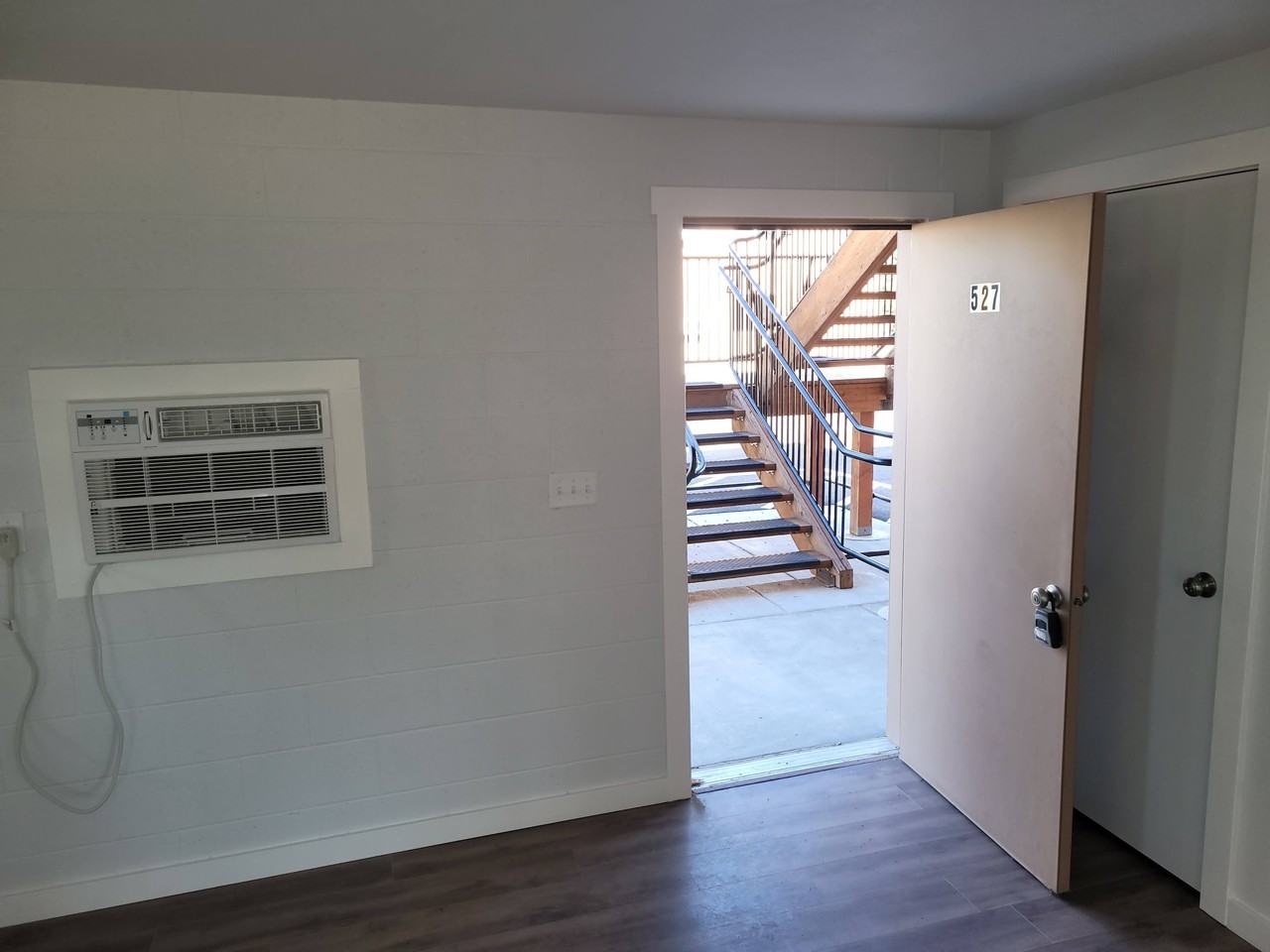 Sw Paiute St #531 - Photo 3 of 10