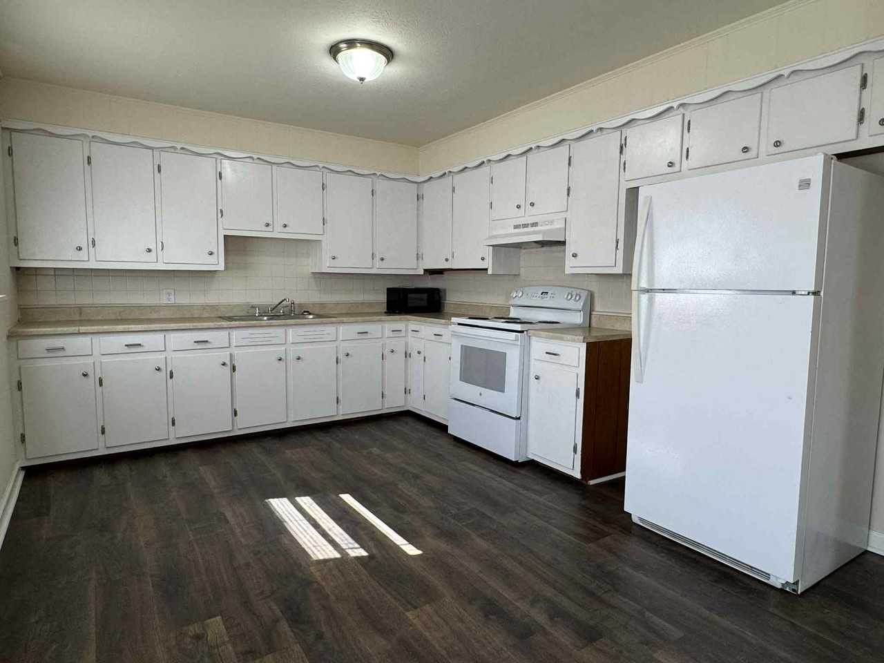 2107 Southland Dr #B - Photo 7 of 14