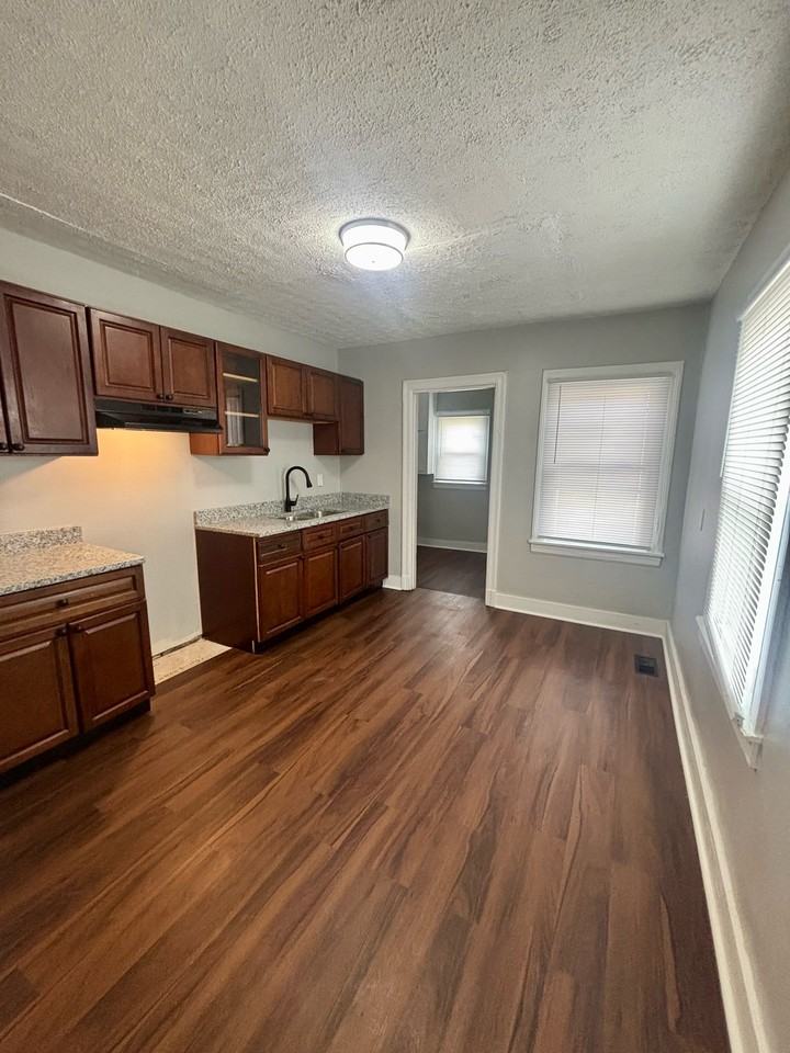 1547 Longfield Ave #1 - Photo 5 of 10