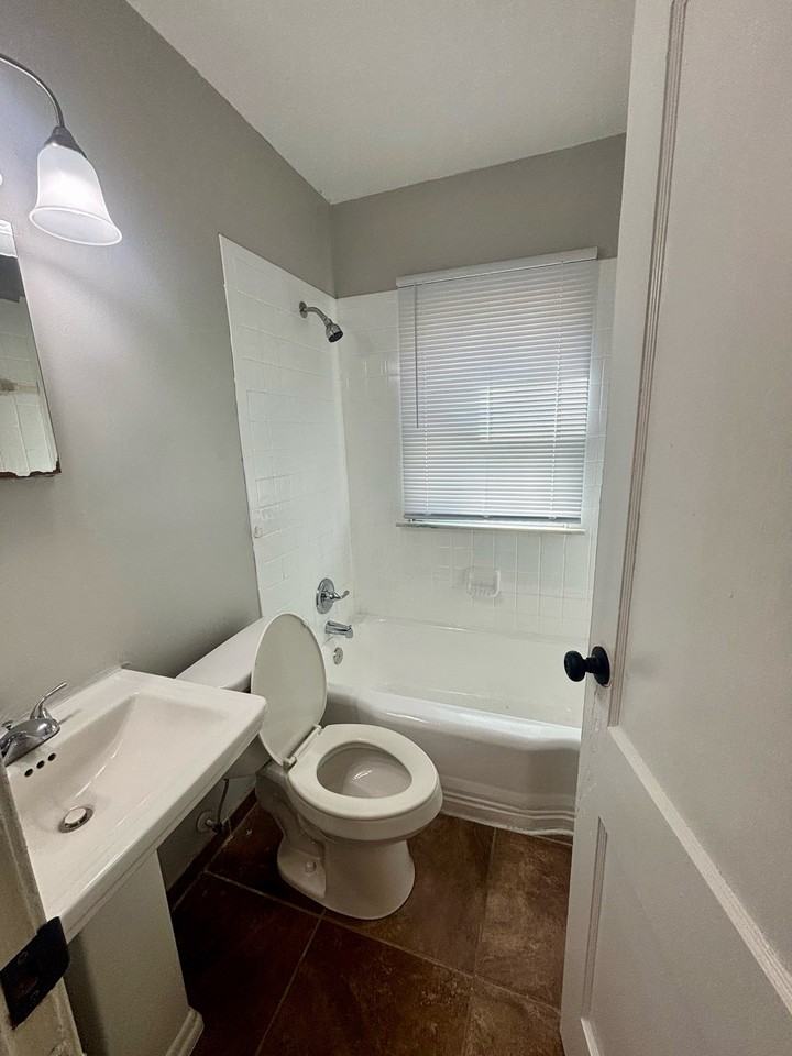 1547 Longfield Ave #1 - Photo 6 of 10