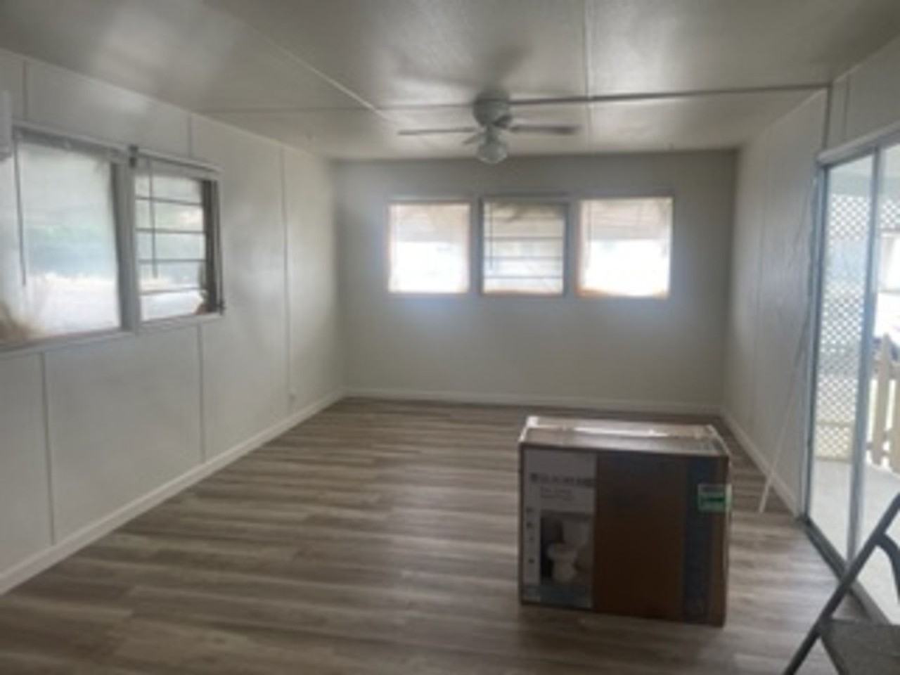 1044 W Johnston Ave - Photo 5 of 28