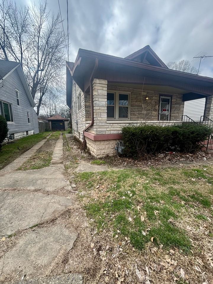 1310 Earl Ave #1 - Photo 2 of 13