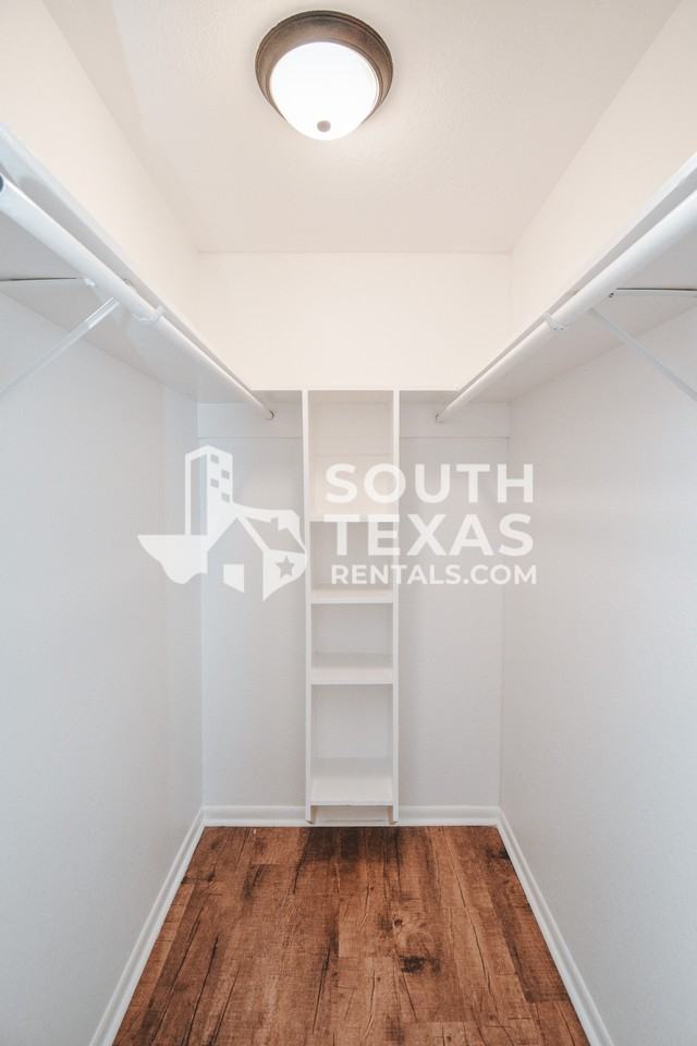 603 Sherwood DrApt C #603C - Photo 6 of 8