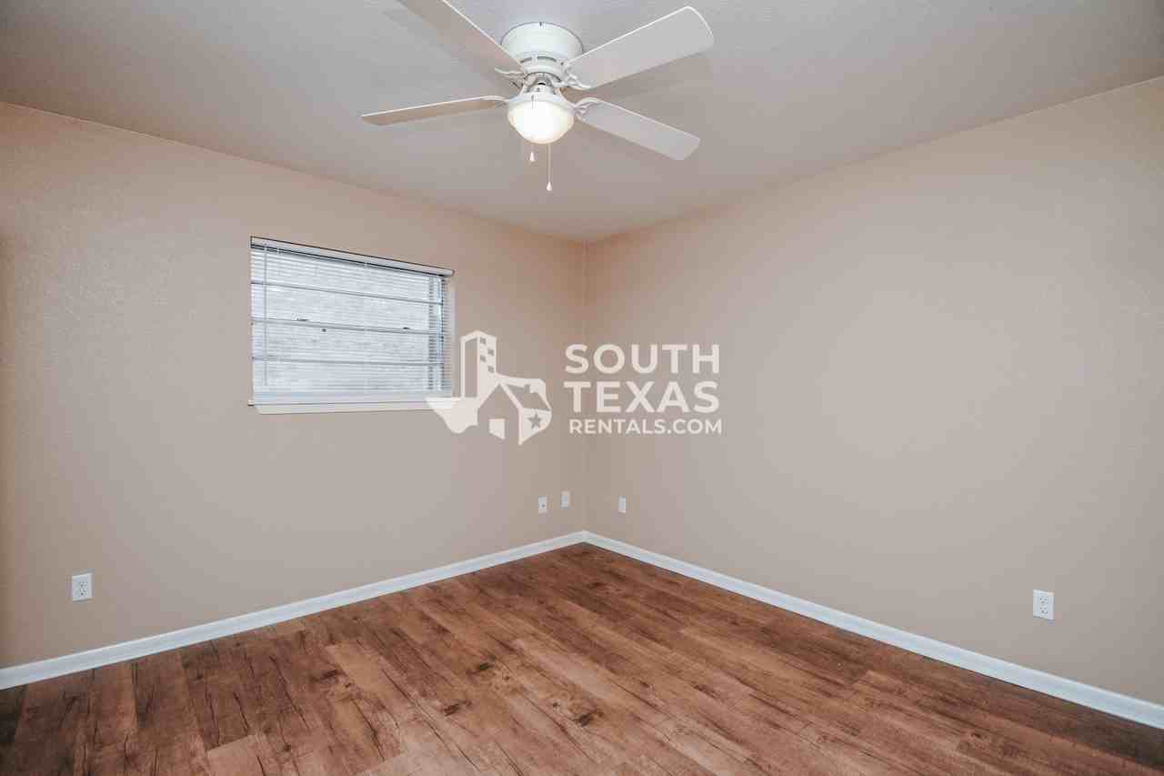 603 Sherwood DrApt C #603C - Photo 7 of 8