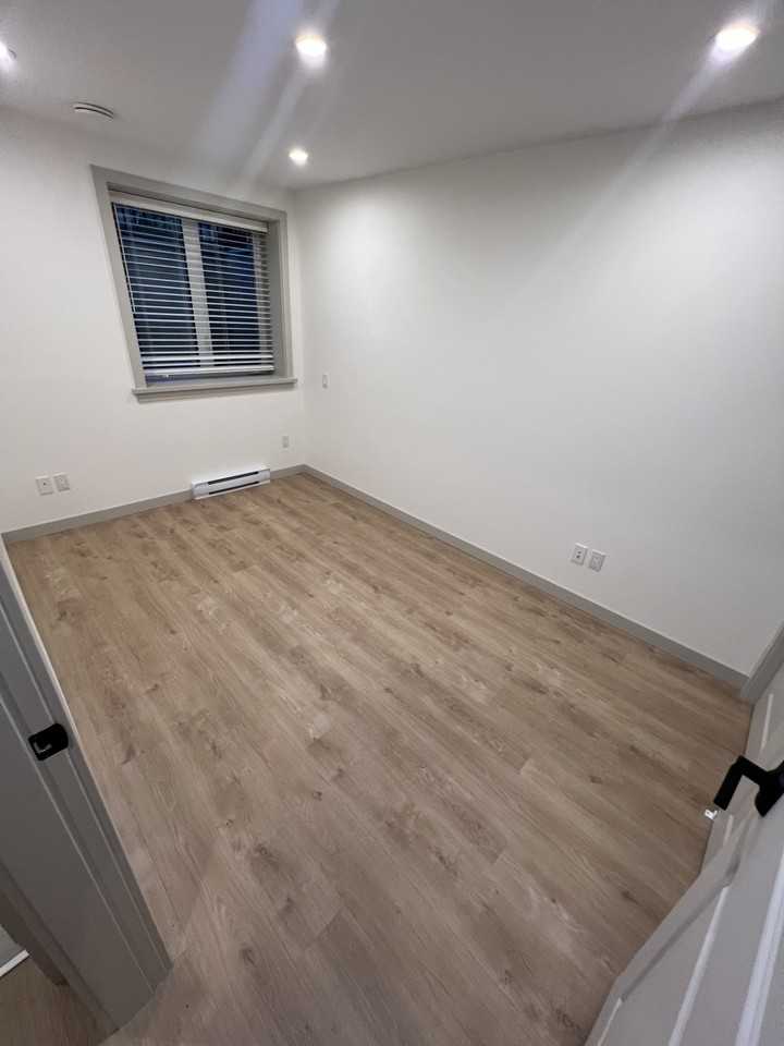 7925 East Saanich Rd #A - Photo 5 of 15