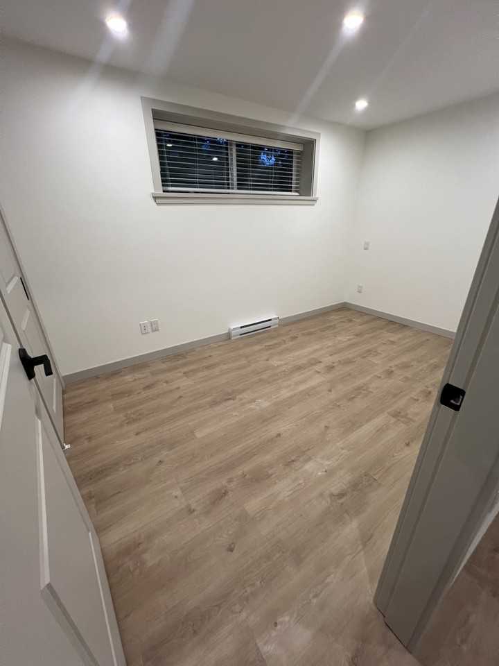 7925 East Saanich Rd #A - Photo 6 of 15