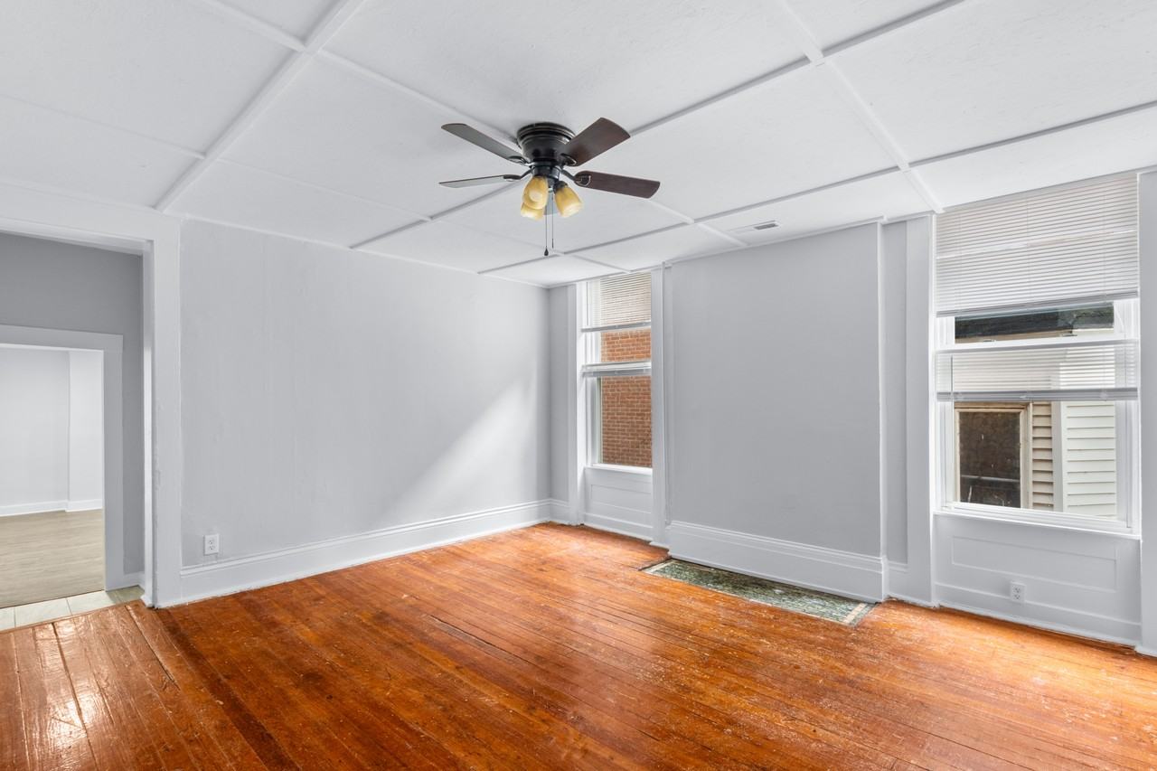 1814 W Jefferson St #2 - Photo 4 of 13