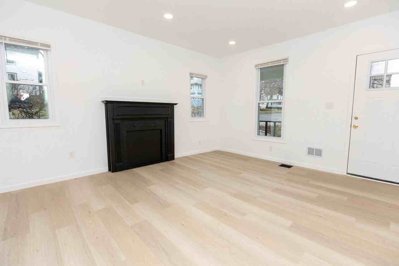 717 N Congress St #1 - Photo 4 of 29