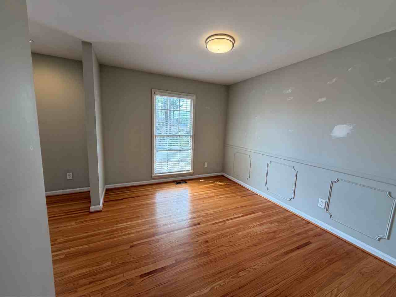 1092 Sherbrooke Dr #1 - Photo 4 of 15