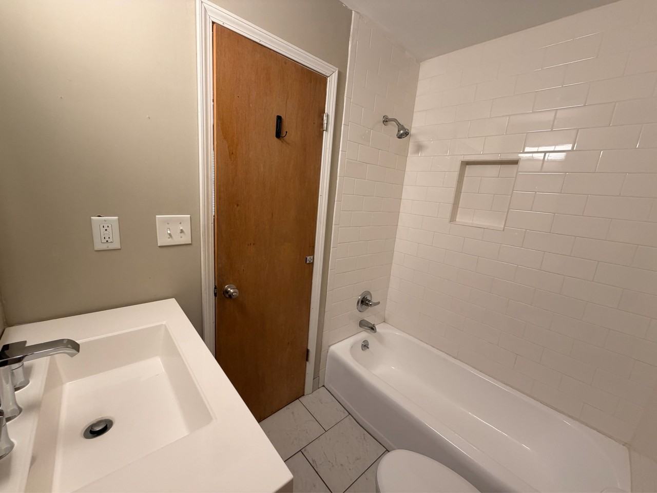 1092 Sherbrooke Dr #1 - Photo 7 of 15