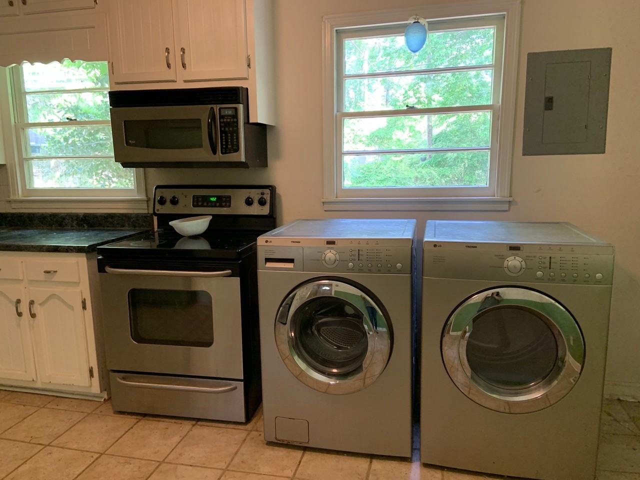 621 Greenhill Dr #1 - Photo 6 of 9