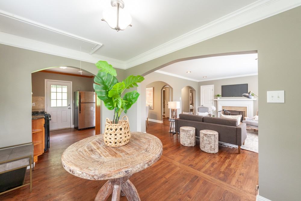 833 Grove St #1 - Photo 4 of 26