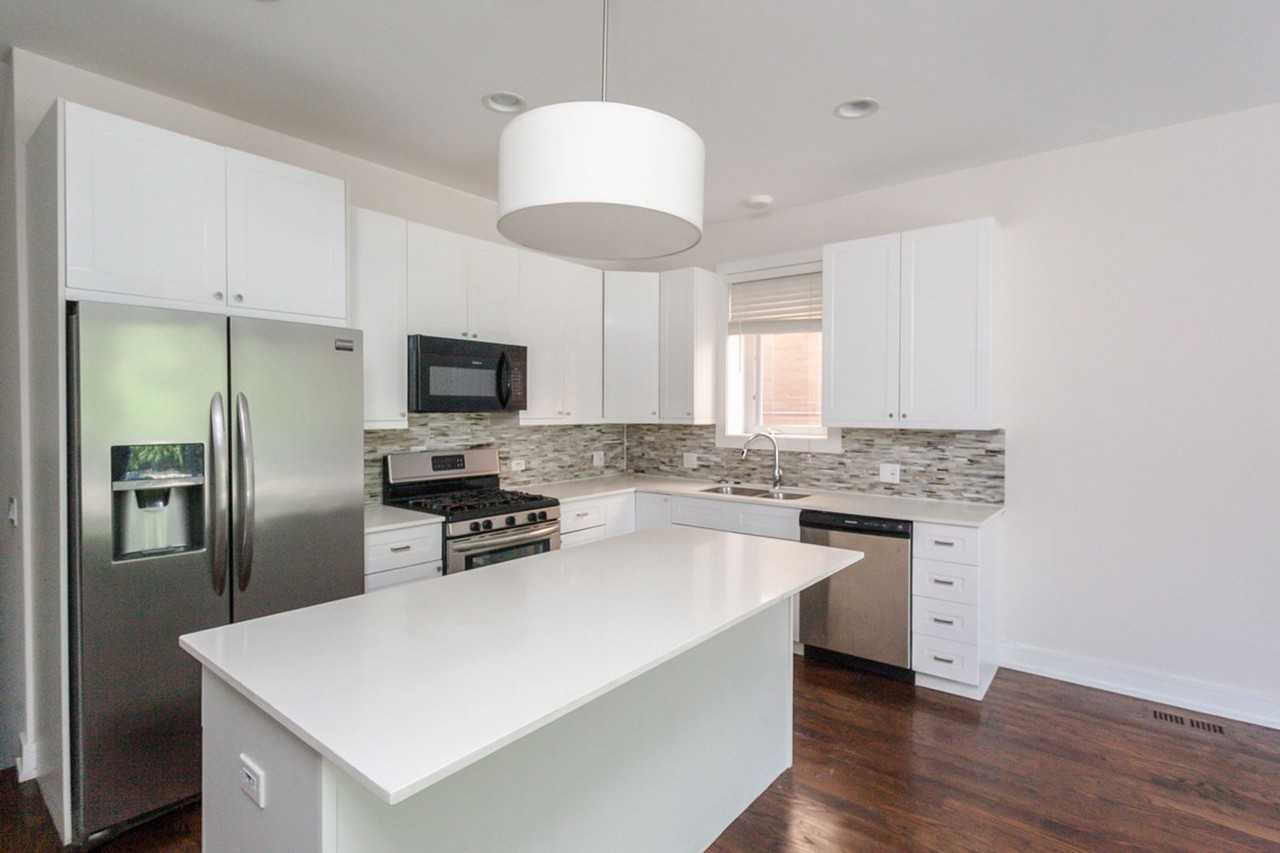 3508-16 N Sacramento Ave - Photo 2 of 19