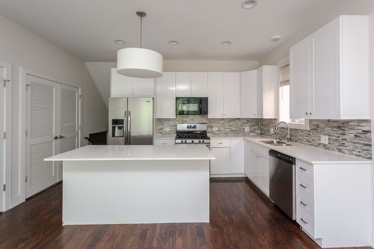 3508-16 N Sacramento Ave - Photo 3 of 19