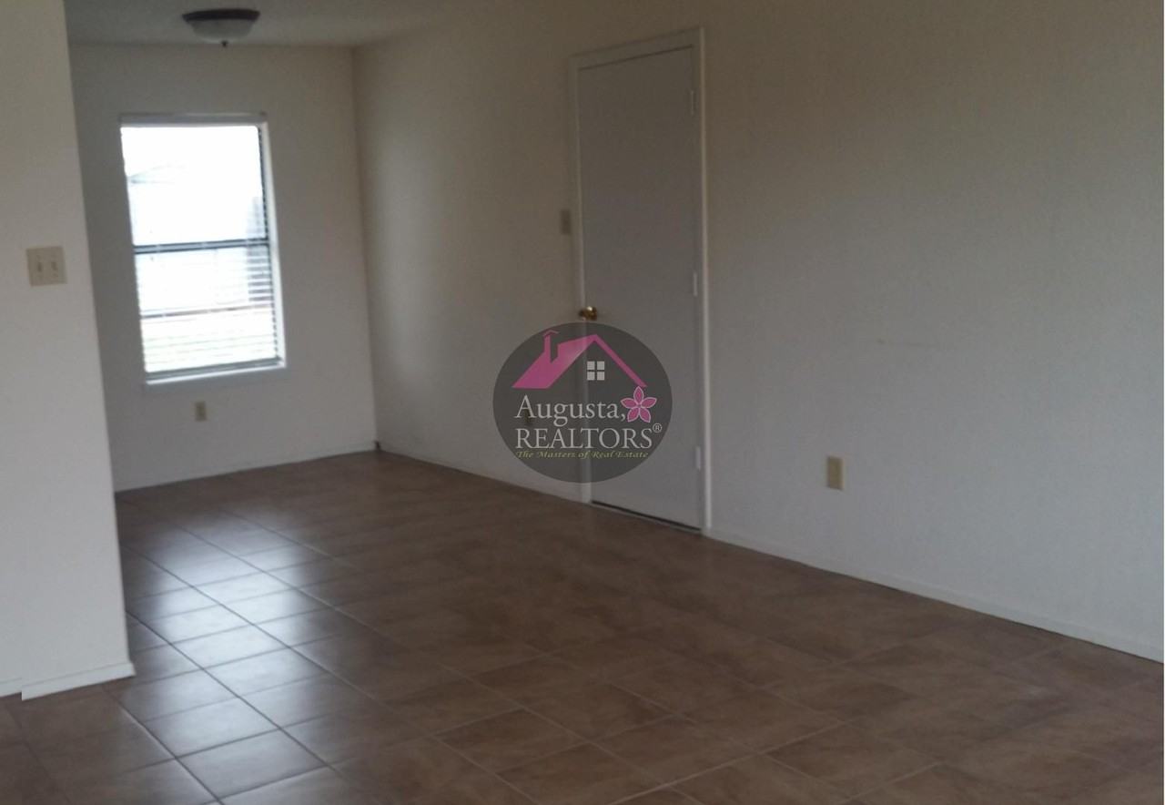 3665 Georgetown Dr - Photo 2 of 10
